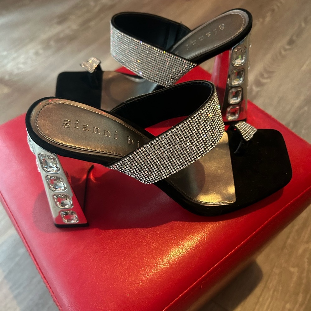 Gianni Bini Size 9, chunky heels, bling and gems, 4 inch heel, new in box